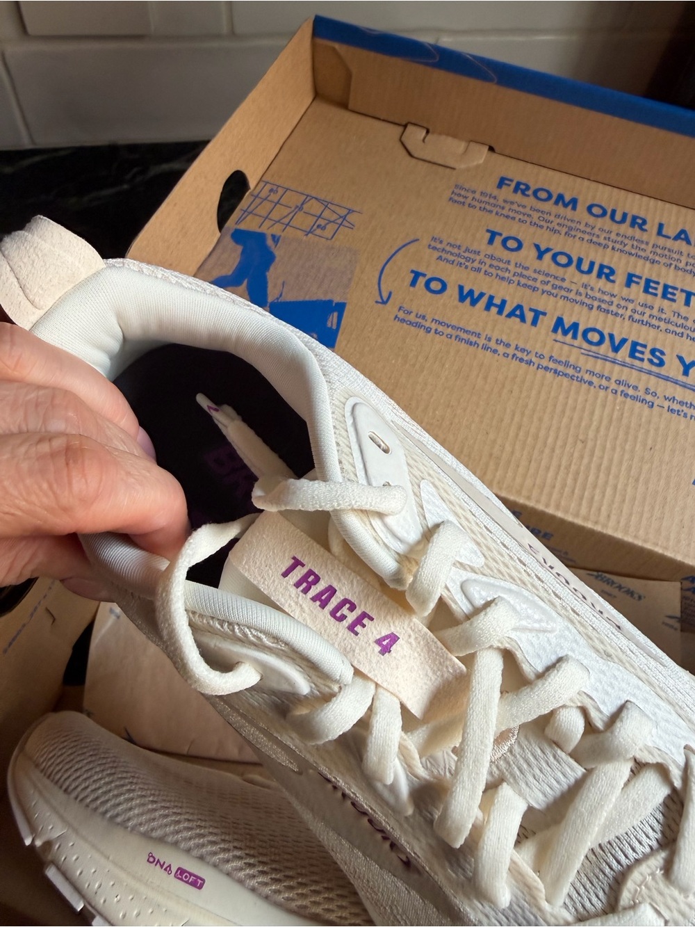 Brooks Trace Sz. 8.5 (Brand New) - Picture 2 of 3